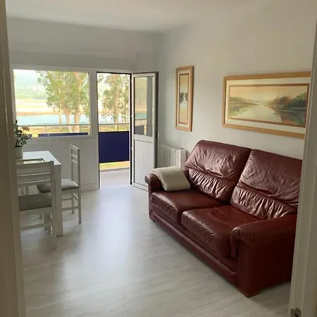 Edificio El Mirador -situado En Playa Del Puntal Primera Linea Playa * فِيافيثيوسّا