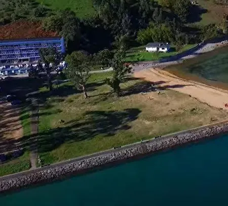 Edificio El Mirador -situado En Playa Del Puntal Primera Linea Playa Villaviciosa (Asturias)